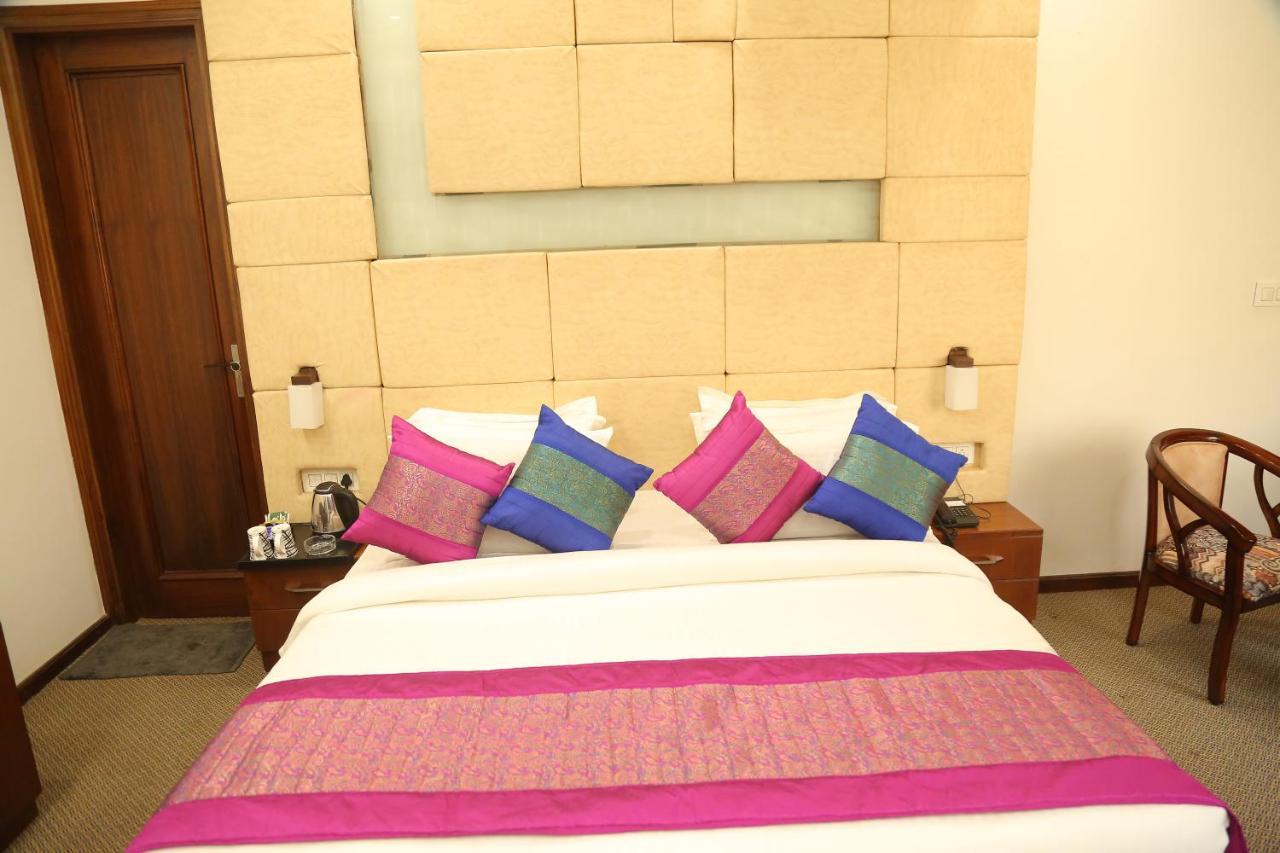 Inter Urban Hotel Rohtak Екстериор снимка